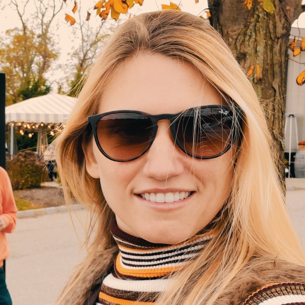 Meet your Posher, Laura
